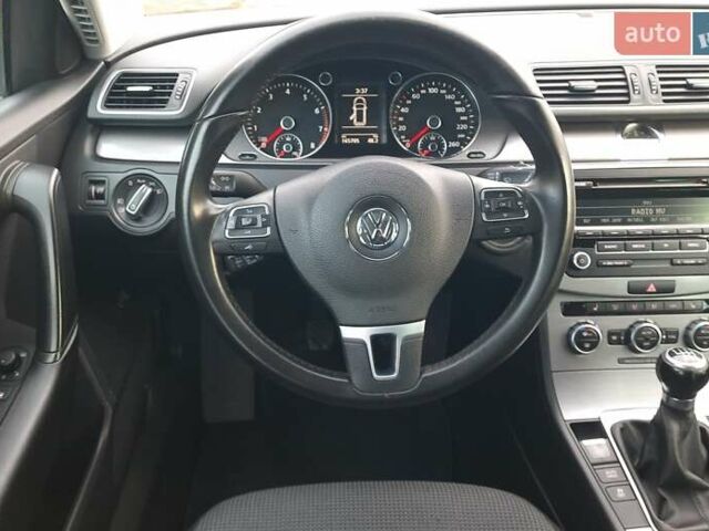 Черный Фольксваген Пассат, объемом двигателя 1.8 л и пробегом 165 тыс. км за 10799 $, фото 63 на Automoto.ua