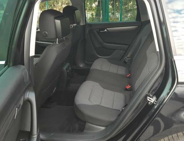 Черный Фольксваген Пассат, объемом двигателя 1.8 л и пробегом 165 тыс. км за 10799 $, фото 41 на Automoto.ua