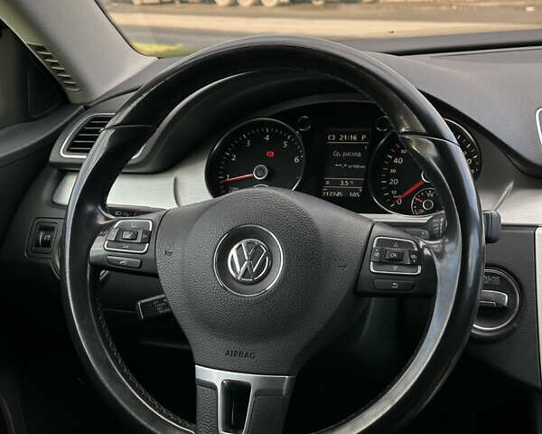 Чорний Фольксваген Пассат, об'ємом двигуна 2 л та пробігом 217 тис. км за 9999 $, фото 12 на Automoto.ua