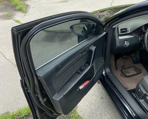 Чорний Фольксваген Пассат, об'ємом двигуна 1.97 л та пробігом 230 тис. км за 12400 $, фото 7 на Automoto.ua