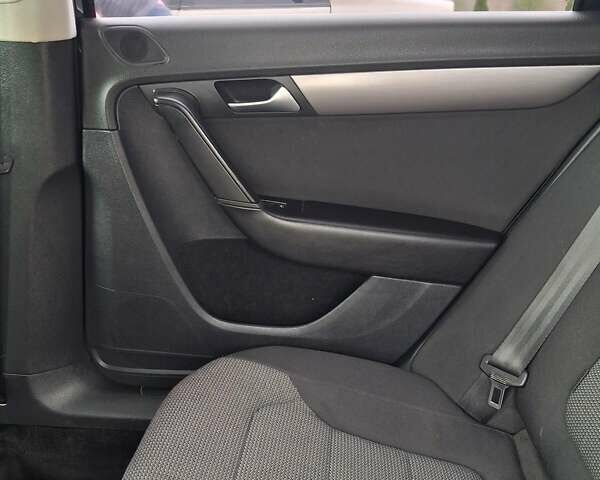 Чорний Фольксваген Пассат, об'ємом двигуна 1.97 л та пробігом 280 тис. км за 11200 $, фото 12 на Automoto.ua