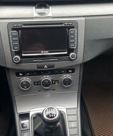 Чорний Фольксваген Пассат, об'ємом двигуна 1.97 л та пробігом 230 тис. км за 12400 $, фото 14 на Automoto.ua