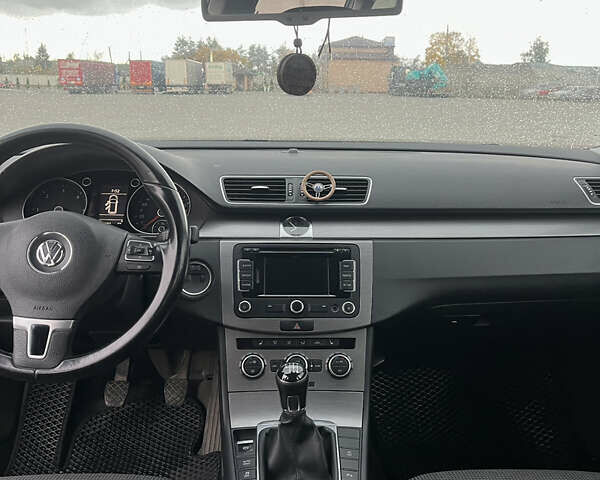 Черный Фольксваген Пассат, объемом двигателя 1.6 л и пробегом 279 тыс. км за 8500 $, фото 14 на Automoto.ua