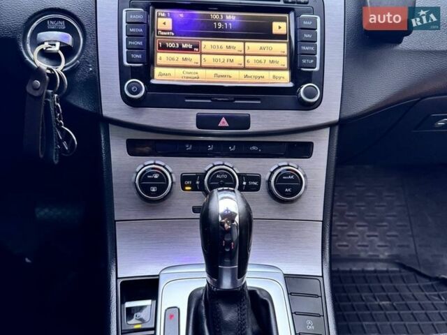 Черный Фольксваген Пассат, объемом двигателя 1.97 л и пробегом 305 тыс. км за 10800 $, фото 15 на Automoto.ua