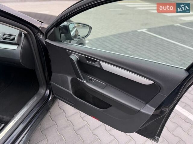 Черный Фольксваген Пассат, объемом двигателя 1.97 л и пробегом 276 тыс. км за 8700 $, фото 18 на Automoto.ua