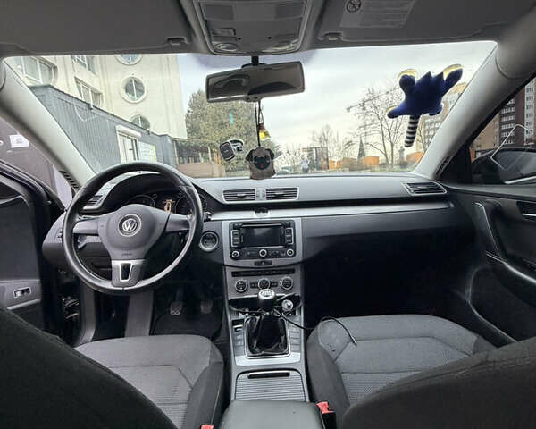 Черный Фольксваген Пассат, объемом двигателя 1.97 л и пробегом 288 тыс. км за 11200 $, фото 11 на Automoto.ua