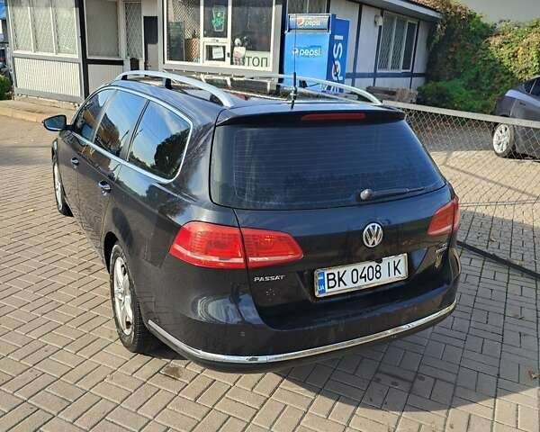 Черный Фольксваген Пассат, объемом двигателя 1.39 л и пробегом 300 тыс. км за 8000 $, фото 4 на Automoto.ua