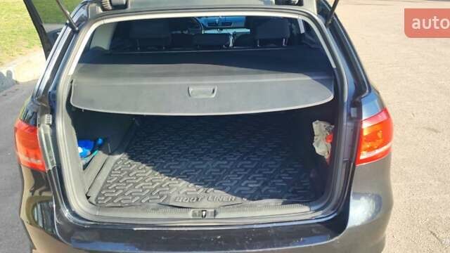 Чорний Фольксваген Пассат, об'ємом двигуна 1.6 л та пробігом 325 тис. км за 9100 $, фото 27 на Automoto.ua