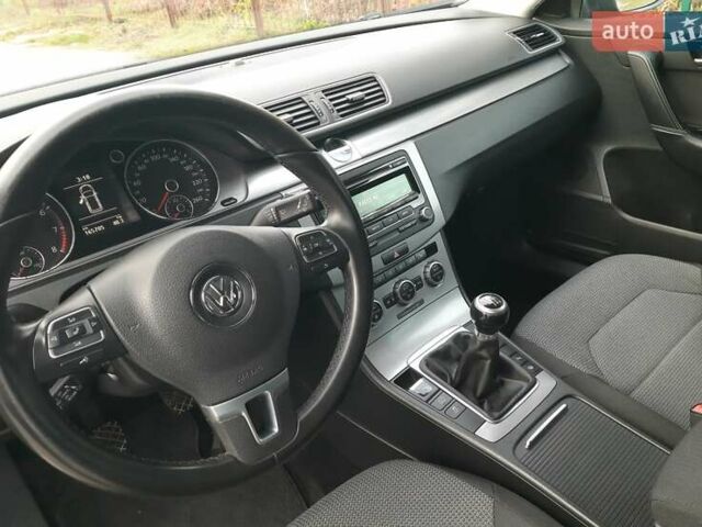 Черный Фольксваген Пассат, объемом двигателя 1.8 л и пробегом 165 тыс. км за 10799 $, фото 31 на Automoto.ua