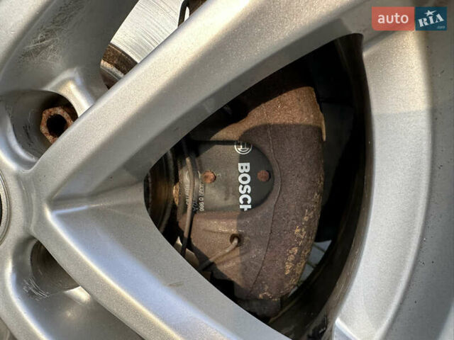 Чорний Фольксваген Пассат, об'ємом двигуна 2 л та пробігом 254 тис. км за 10600 $, фото 24 на Automoto.ua