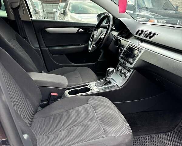 Черный Фольксваген Пассат, объемом двигателя 2 л и пробегом 298 тыс. км за 10299 $, фото 16 на Automoto.ua