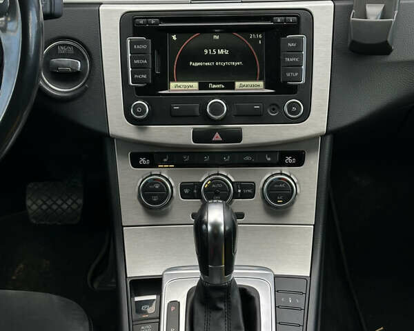 Чорний Фольксваген Пассат, об'ємом двигуна 2 л та пробігом 217 тис. км за 9999 $, фото 14 на Automoto.ua