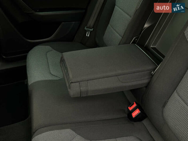 Чорний Фольксваген Пассат, об'ємом двигуна 2 л та пробігом 231 тис. км за 12500 $, фото 19 на Automoto.ua