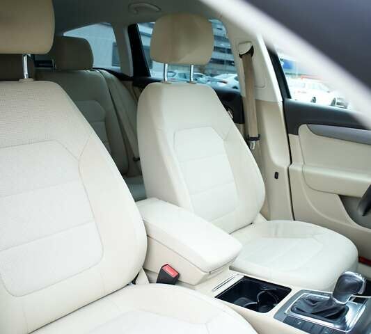 Черный Фольксваген Пассат, объемом двигателя 2 л и пробегом 180 тыс. км за 8687 $, фото 7 на Automoto.ua