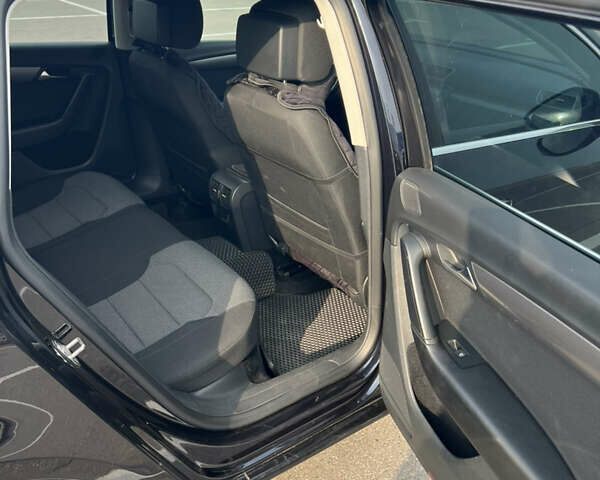 Чорний Фольксваген Пассат, об'ємом двигуна 1.6 л та пробігом 265 тис. км за 11600 $, фото 17 на Automoto.ua