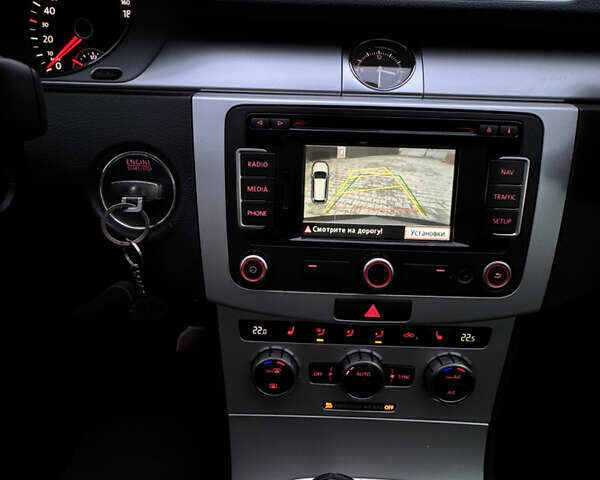 Черный Фольксваген Пассат, объемом двигателя 1.97 л и пробегом 299 тыс. км за 10800 $, фото 23 на Automoto.ua