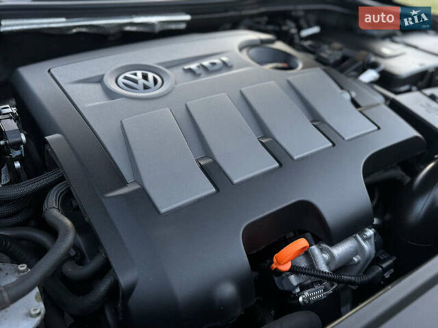 Черный Фольксваген Пассат, объемом двигателя 1.6 л и пробегом 213 тыс. км за 11900 $, фото 97 на Automoto.ua