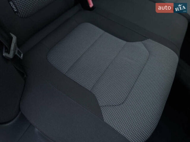 Черный Фольксваген Пассат, объемом двигателя 1.6 л и пробегом 213 тыс. км за 11900 $, фото 79 на Automoto.ua