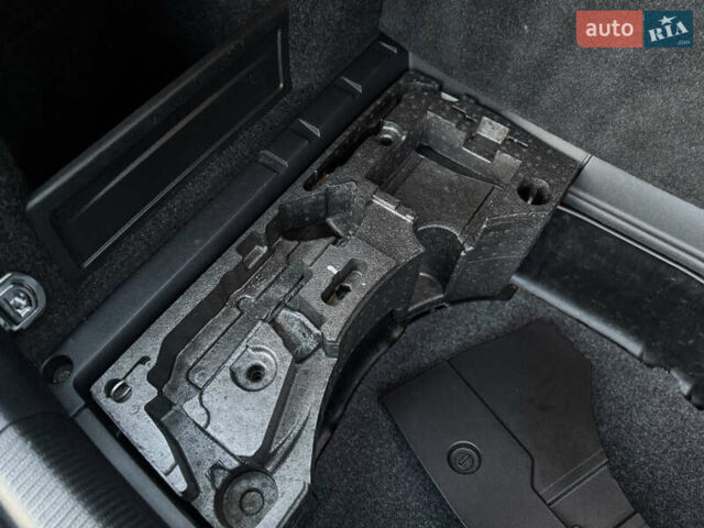 Черный Фольксваген Пассат, объемом двигателя 1.6 л и пробегом 213 тыс. км за 11900 $, фото 94 на Automoto.ua