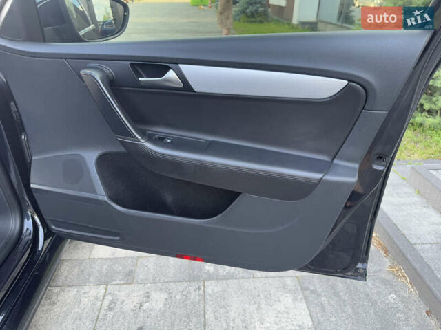 Черный Фольксваген Пассат, объемом двигателя 2 л и пробегом 258 тыс. км за 13500 $, фото 18 на Automoto.ua