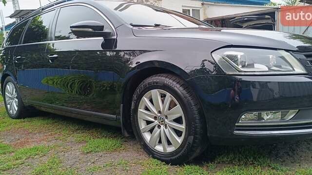 Черный Фольксваген Пассат, объемом двигателя 1.97 л и пробегом 251 тыс. км за 12999 $, фото 12 на Automoto.ua