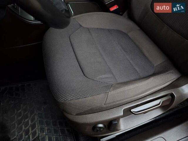 Черный Фольксваген Пассат, объемом двигателя 1.6 л и пробегом 195 тыс. км за 9700 $, фото 46 на Automoto.ua