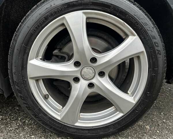 Чорний Фольксваген Пассат, об'ємом двигуна 1.6 л та пробігом 245 тис. км за 11999 $, фото 6 на Automoto.ua