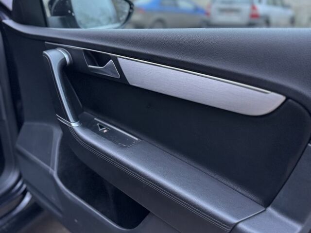 Чорний Фольксваген Пассат, об'ємом двигуна 1.6 л та пробігом 280 тис. км за 5200 $, фото 19 на Automoto.ua