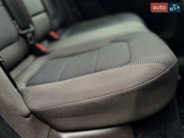 Черный Фольксваген Пассат, объемом двигателя 1.6 л и пробегом 195 тыс. км за 9700 $, фото 63 на Automoto.ua