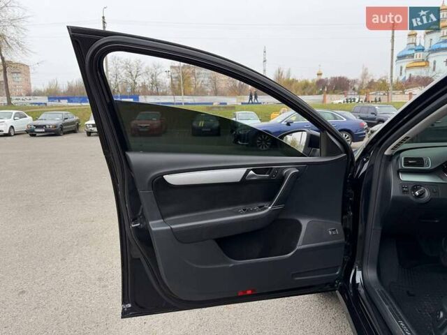 Чорний Фольксваген Пассат, об'ємом двигуна 2 л та пробігом 283 тис. км за 11300 $, фото 33 на Automoto.ua