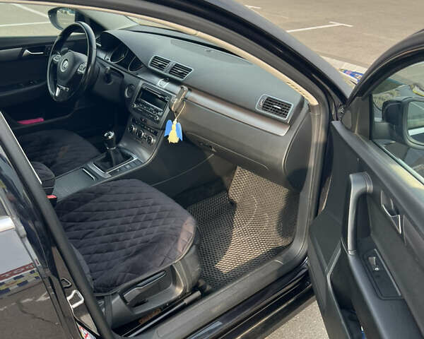 Чорний Фольксваген Пассат, об'ємом двигуна 1.6 л та пробігом 265 тис. км за 11600 $, фото 15 на Automoto.ua