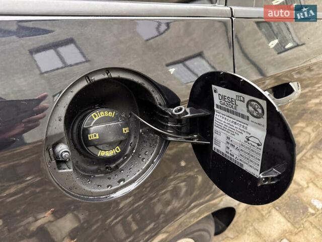 Черный Фольксваген Пассат, объемом двигателя 1.97 л и пробегом 299 тыс. км за 10800 $, фото 21 на Automoto.ua