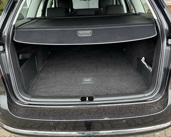 Черный Фольксваген Пассат, объемом двигателя 1.6 л и пробегом 228 тыс. км за 14000 $, фото 10 на Automoto.ua