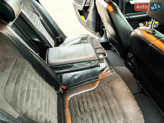 Черный Фольксваген Пассат, объемом двигателя 1.97 л и пробегом 276 тыс. км за 12000 $, фото 24 на Automoto.ua