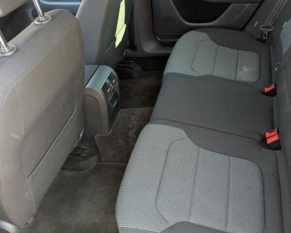 Чорний Фольксваген Пассат, об'ємом двигуна 1.97 л та пробігом 258 тис. км за 13000 $, фото 16 на Automoto.ua