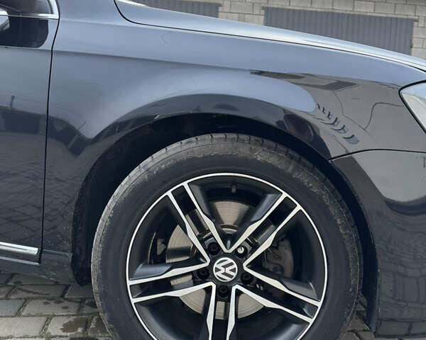 Черный Фольксваген Пассат, объемом двигателя 1.97 л и пробегом 300 тыс. км за 11800 $, фото 10 на Automoto.ua