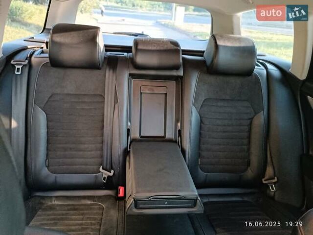 Черный Фольксваген Пассат, объемом двигателя 1.6 л и пробегом 257 тыс. км за 9200 $, фото 15 на Automoto.ua