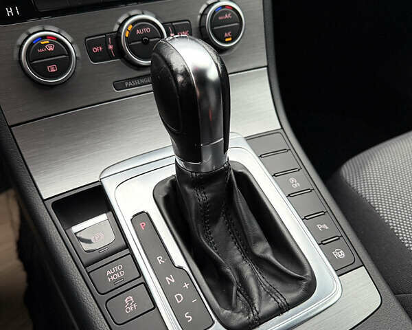 Чорний Фольксваген Пассат, об'ємом двигуна 2 л та пробігом 230 тис. км за 12300 $, фото 27 на Automoto.ua