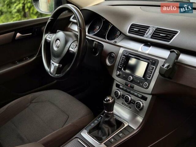 Черный Фольксваген Пассат, объемом двигателя 1.6 л и пробегом 195 тыс. км за 9700 $, фото 70 на Automoto.ua