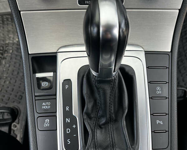 Черный Фольксваген Пассат, объемом двигателя 2 л и пробегом 315 тыс. км за 11500 $, фото 17 на Automoto.ua