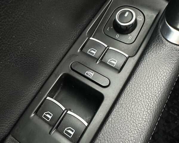 Черный Фольксваген Пассат, объемом двигателя 1.6 л и пробегом 245 тыс. км за 11999 $, фото 23 на Automoto.ua