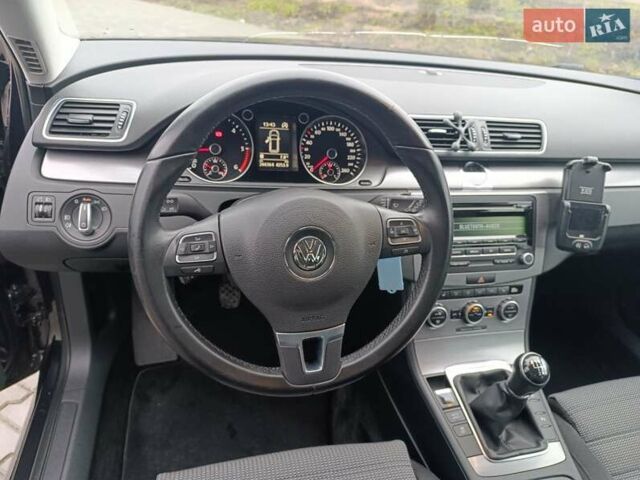 Черный Фольксваген Пассат, объемом двигателя 1.97 л и пробегом 270 тыс. км за 10700 $, фото 9 на Automoto.ua