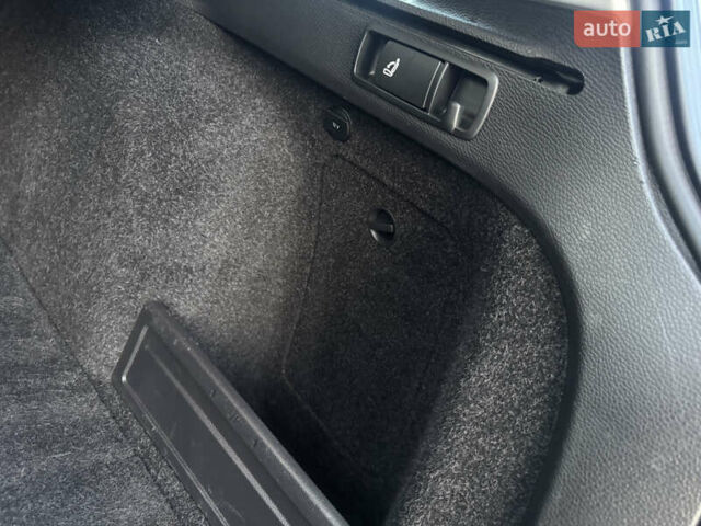 Черный Фольксваген Пассат, объемом двигателя 1.6 л и пробегом 213 тыс. км за 11900 $, фото 91 на Automoto.ua