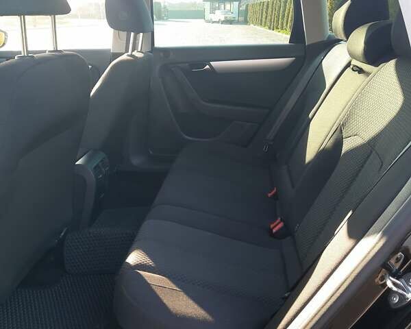 Черный Фольксваген Пассат, объемом двигателя 1.6 л и пробегом 157 тыс. км за 11500 $, фото 4 на Automoto.ua