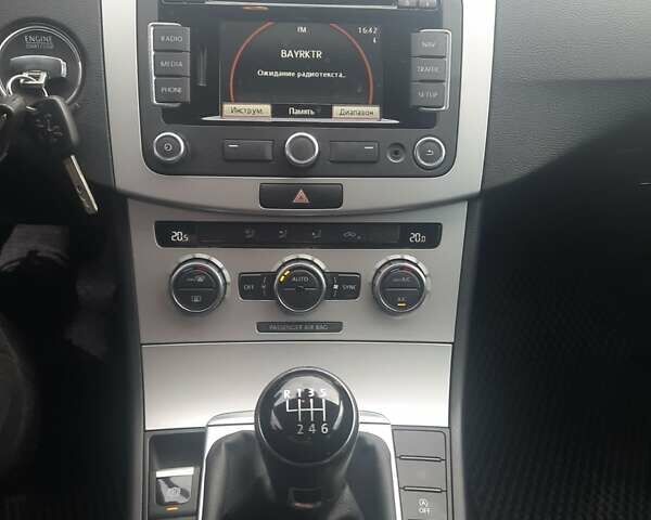 Черный Фольксваген Пассат, объемом двигателя 1.6 л и пробегом 157 тыс. км за 11500 $, фото 9 на Automoto.ua