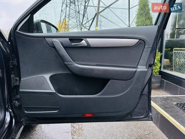 Чорний Фольксваген Пассат, об'ємом двигуна 2 л та пробігом 190 тис. км за 11500 $, фото 25 на Automoto.ua