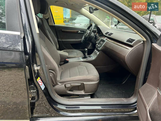 Черный Фольксваген Пассат, объемом двигателя 1.97 л и пробегом 280 тыс. км за 11000 $, фото 10 на Automoto.ua