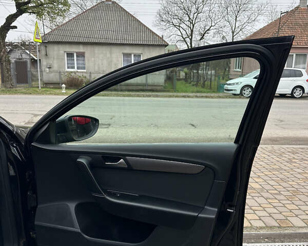 Чорний Фольксваген Пассат, об'ємом двигуна 1.97 л та пробігом 257 тис. км за 11500 $, фото 23 на Automoto.ua