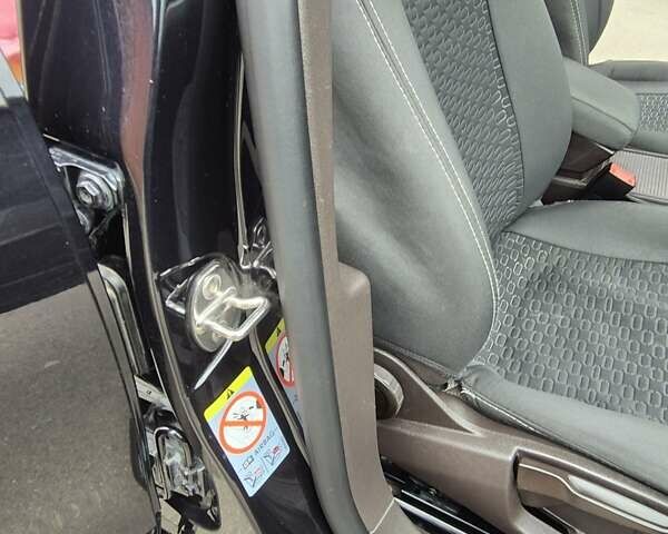 Черный Фольксваген Пассат, объемом двигателя 1.97 л и пробегом 302 тыс. км за 11599 $, фото 16 на Automoto.ua