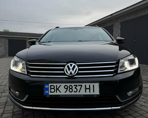 Черный Фольксваген Пассат, объемом двигателя 1.97 л и пробегом 300 тыс. км за 11800 $, фото 2 на Automoto.ua